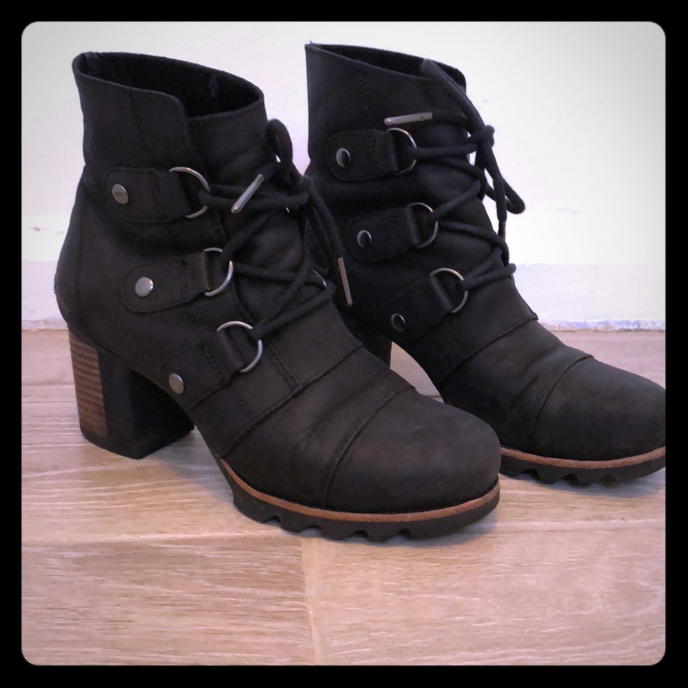 Black, waterproof Sorel boots